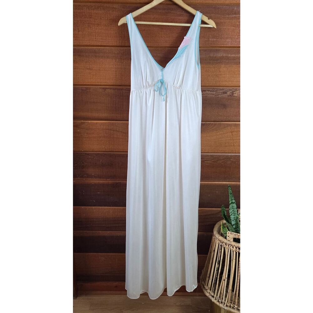 Lorraine Vintage Embroidered Rose Babydoll Nightgown Dress M Coquette Semi-sheer